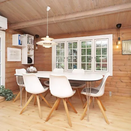 7 Person In Hojby-by Traum *