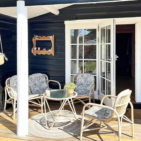 7 Person In Hojby-by Traum *